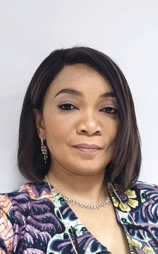 Mme. ONIEMBA AMANVO CARINE